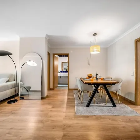 The Quiet Nest By Atlantic Places דירה אלבופיירה